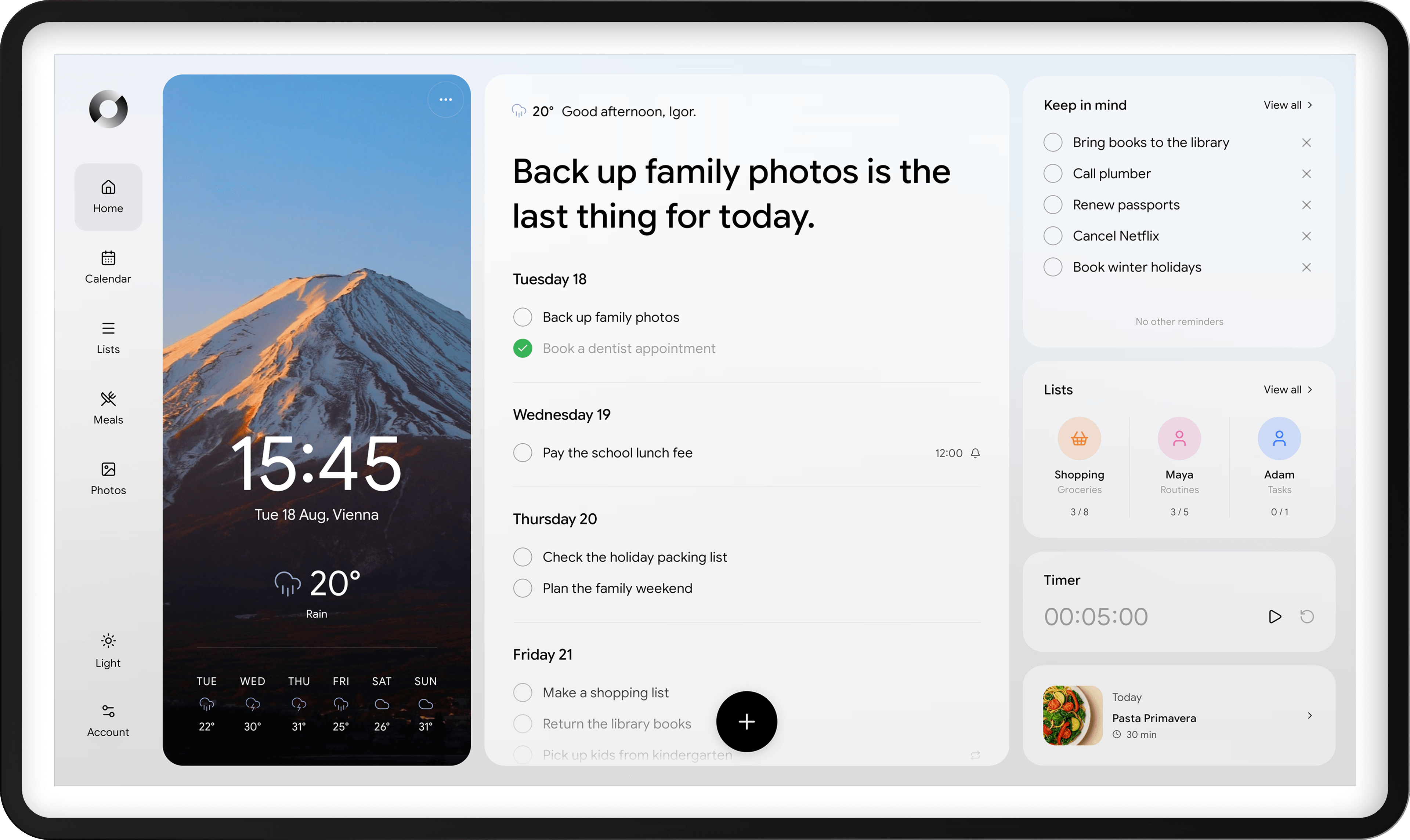 Synchra family wall display